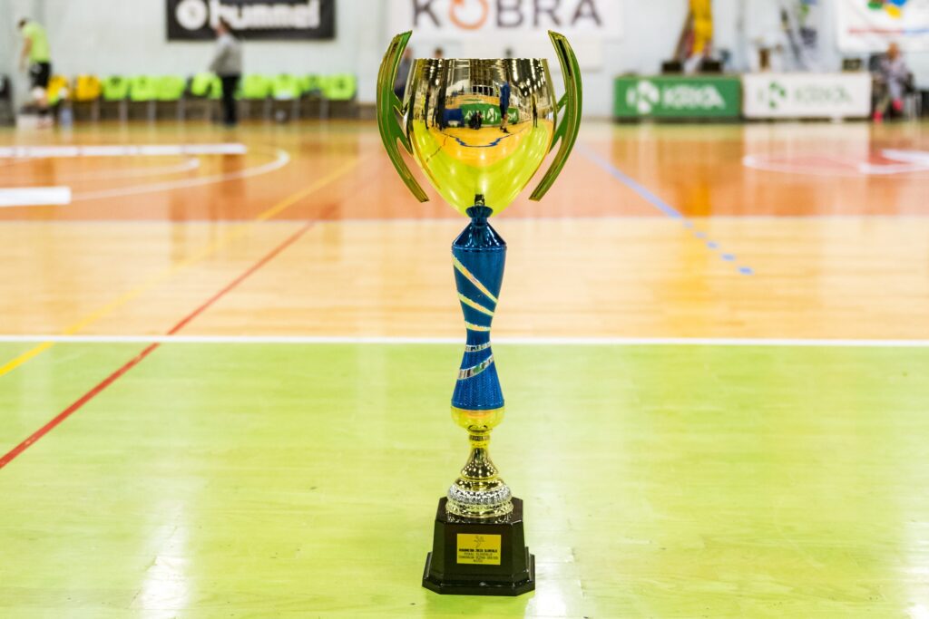 Lovorika, za katero se na zaključnem turnirju spopadejo najboljši 4 klubi Pokala Slovenije. FOTO: Rokomet.net